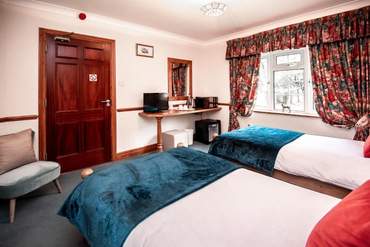 Trivelles Waterhall Country Gatwick Hotel & Airport Parking Crawley  Exterior photo